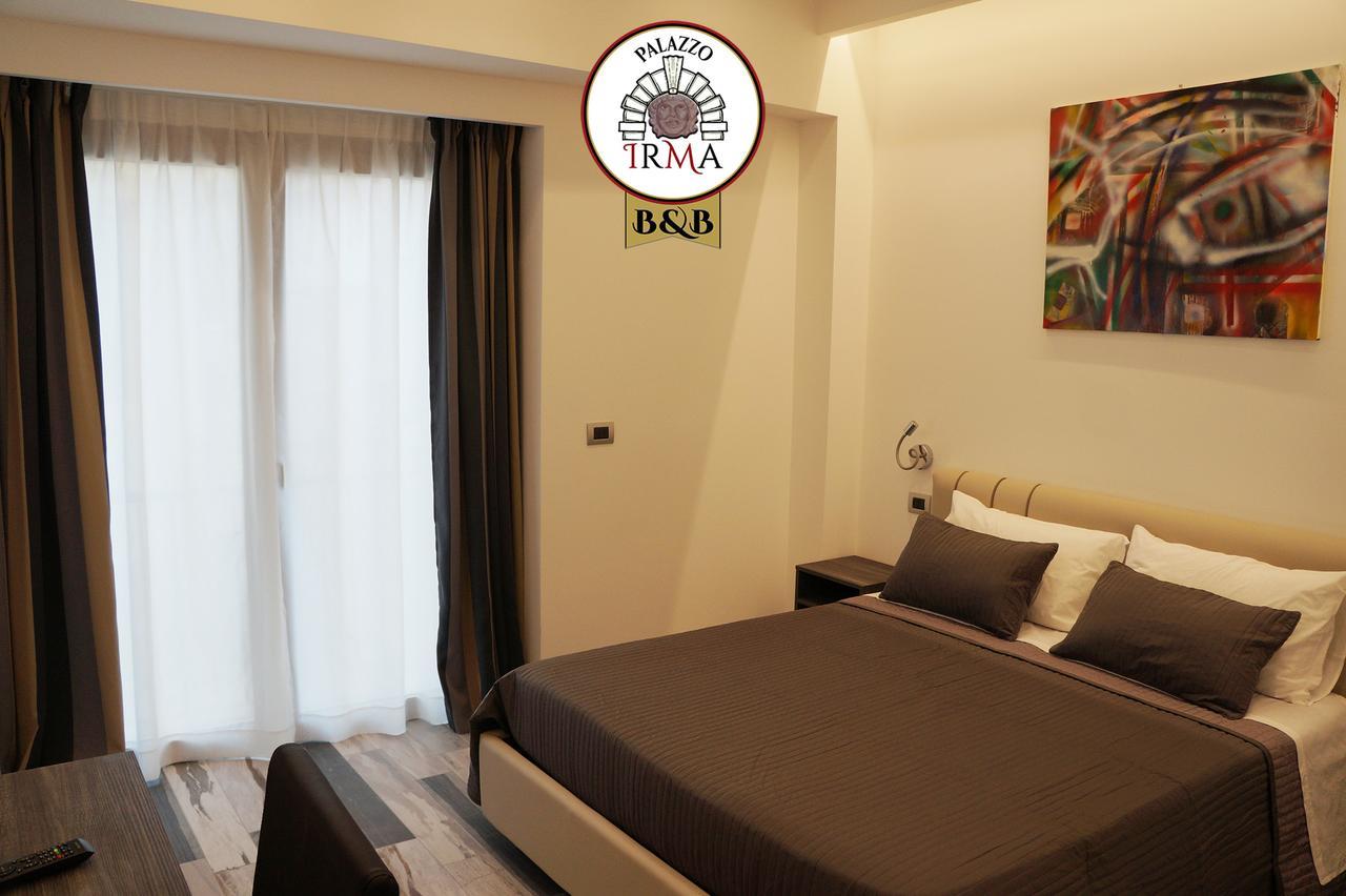 Palazzo Irma - Hotel - B&B Luxury วีโบ วาเลนเซีย ภายนอก รูปภาพ
