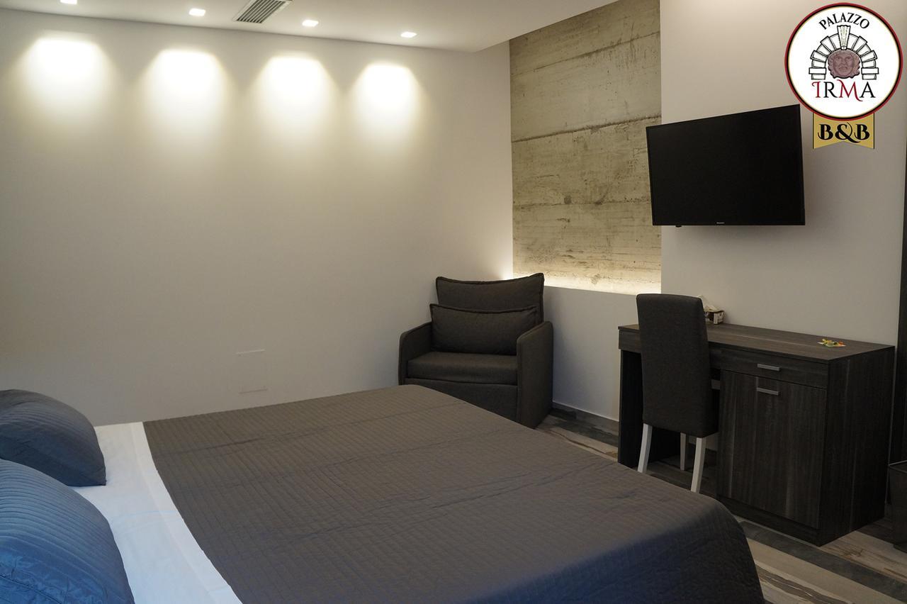 Palazzo Irma - Hotel - B&B Luxury วีโบ วาเลนเซีย ภายนอก รูปภาพ