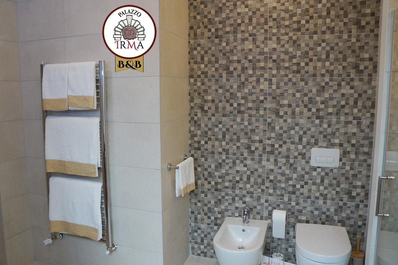 Palazzo Irma - Hotel - B&B Luxury วีโบ วาเลนเซีย ภายนอก รูปภาพ
