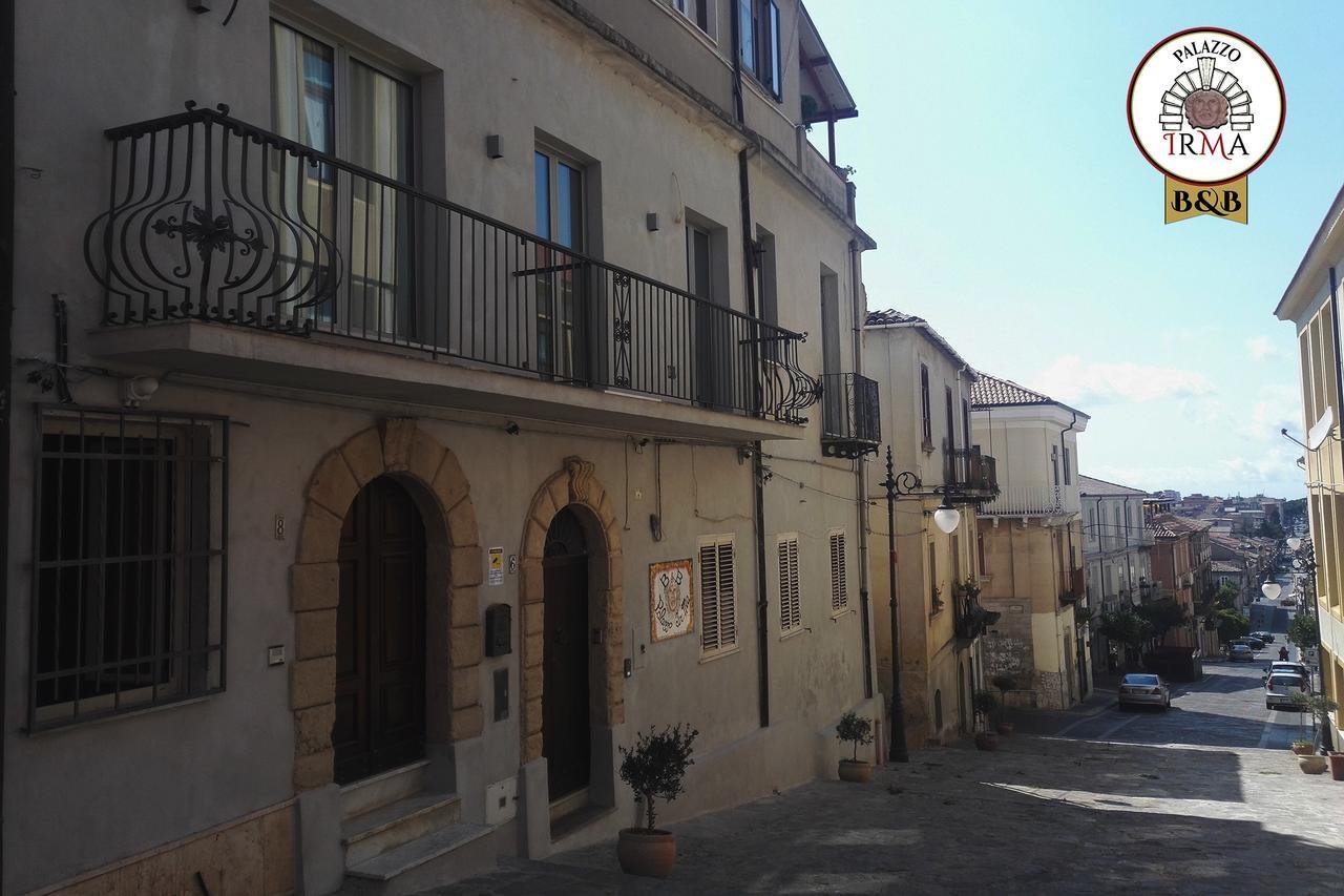 Palazzo Irma - Hotel - B&B Luxury วีโบ วาเลนเซีย ภายนอก รูปภาพ