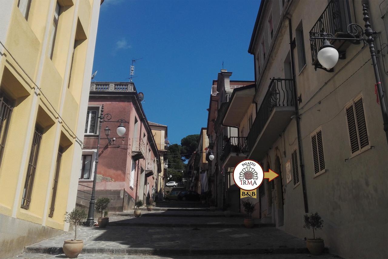 Palazzo Irma - Hotel - B&B Luxury วีโบ วาเลนเซีย ภายนอก รูปภาพ